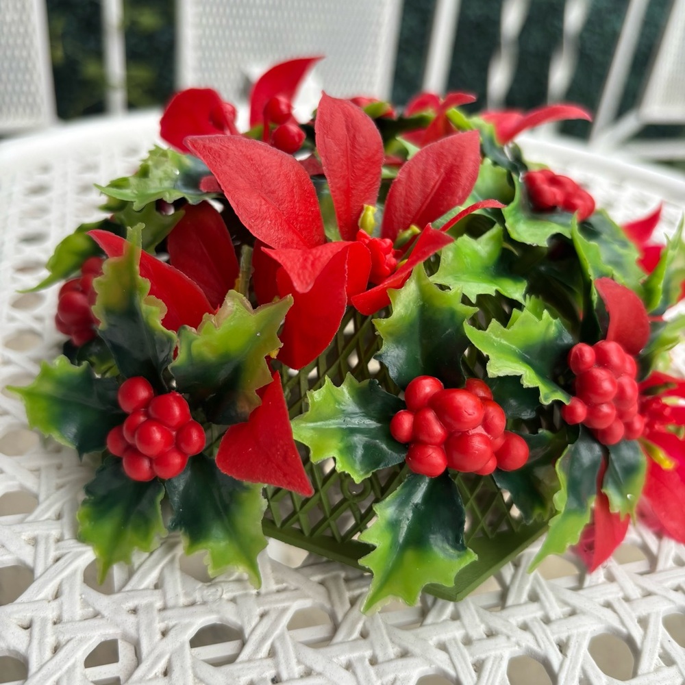 70's Christmas Poinsettia Table Decor - Christmas Kitsch Decoration - Xmas Decor - Picture 7 of 12